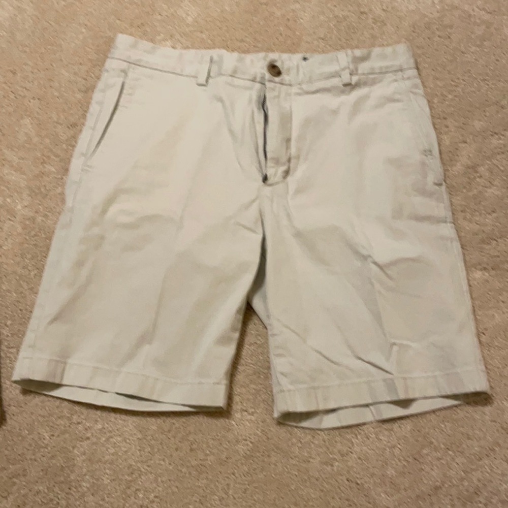 Vineyard Vines men’s shorts